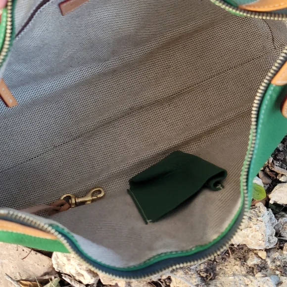‼️SOLD‼️ Vintage Dooney & Bourke AWL2 Grass Green Slouch Bag - Picture 9 of 12